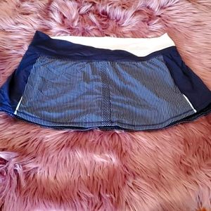 Woman's Lululemon skort size 8